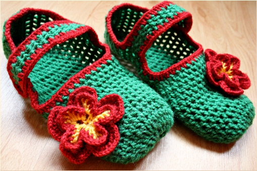 http://zoomyummy.com/wp-content/uploads/2010/02/slippers-i.jpg