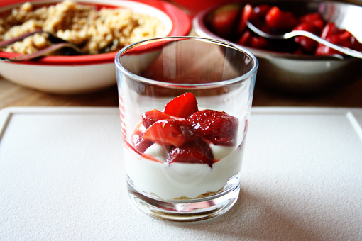strawberry-parfaits-third-layer-strawberries.jpg