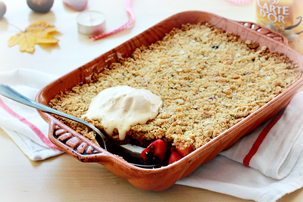 Apple Crumble With Mixed Berries apple-and-mixed-berry-crumble