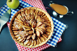 Divine Apple Tart With Caramel Sauce apple-tart-with-caramel-sauce-recipe