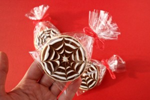 Halloween Cobweb Sugar Cookies halloween-cobweb-sugar-cookies recipe with step by step pictures, sugar cookies recipe, spiderweb cookies recipe, sugar cookies ingredients, pictures, images
