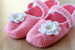 Crochet Mary Jane Slippers crochet pink mary jane slippers, tutorial, pictures, step by step, images