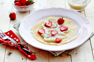 Crepes with Pastry Cream and Strawberries Crepes with Pastry Cream and Strawberries