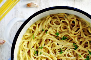 One-Pot Creamy Garlic Parmesan Pasta One-Pot Creamy Garlic Parmesan Pasta