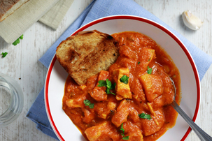 One-Pot Chicken and Potatoes in Tomato Sauce One-Pot Chicken and Potatoes in Tomato Sauce Recipe